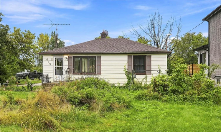 663 Ridge Road W