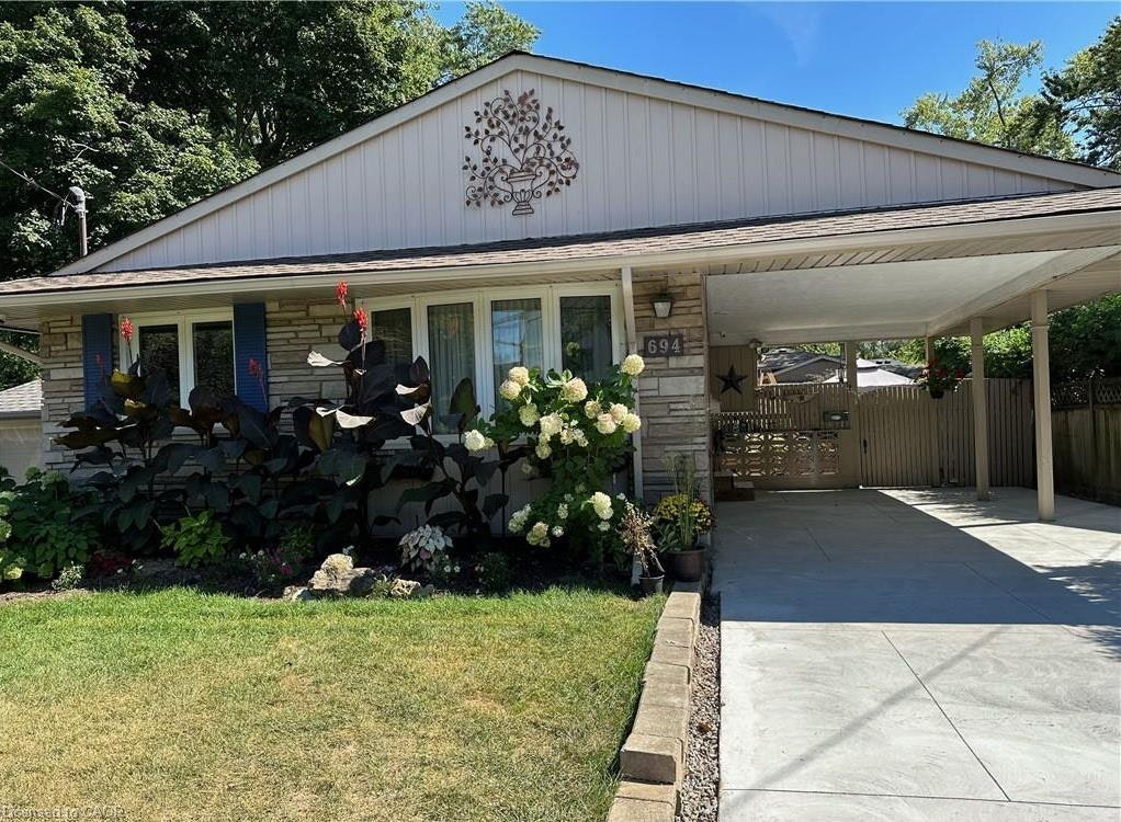 Lower-694 Niagara Street, St. Catharines, ON, L2M 3R9