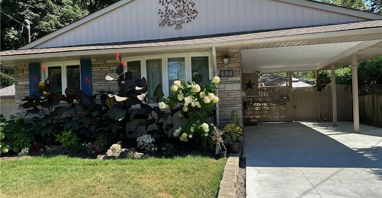Lower-694 Niagara Street, St. Catharines, ON, L2M 3R9