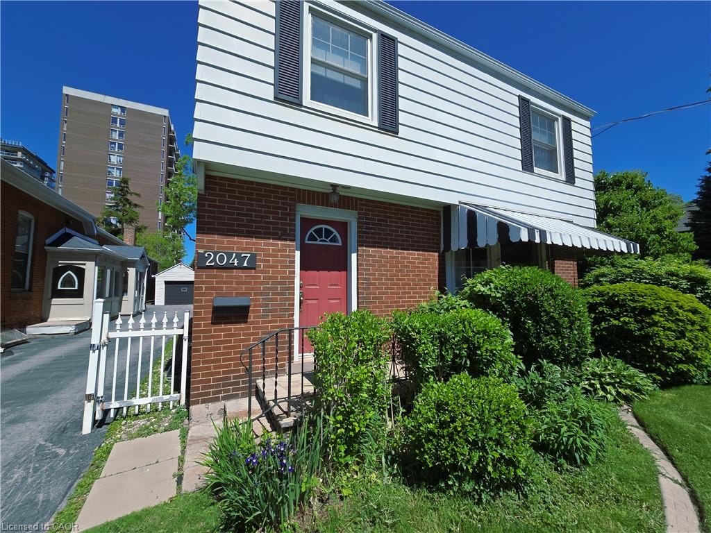 2047 James Street, Burlington, ON, L7R 1H4