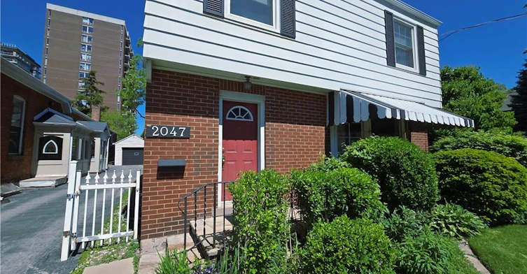 2047 James Street, Burlington, ON, L7R 1H4