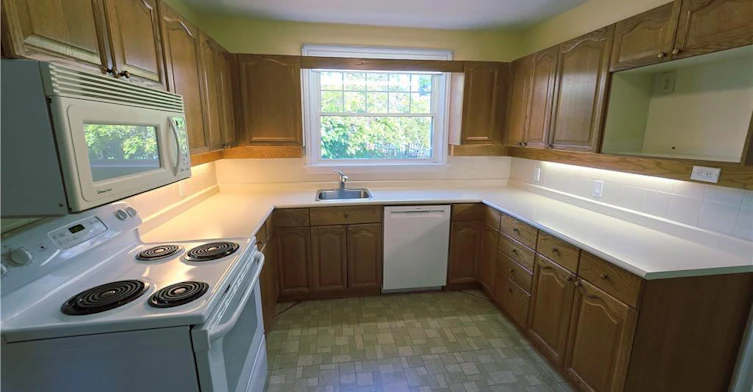 2047 James Street, Burlington, ON, L7R 1H4 - 4