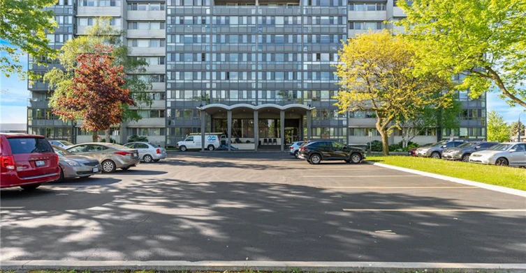 306-24 Midland Drive, Kitchener, ON, N2A 2A8