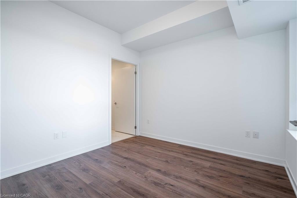 437-395 Dundas Street, Oakville, ON, L6M 5R8 - 7