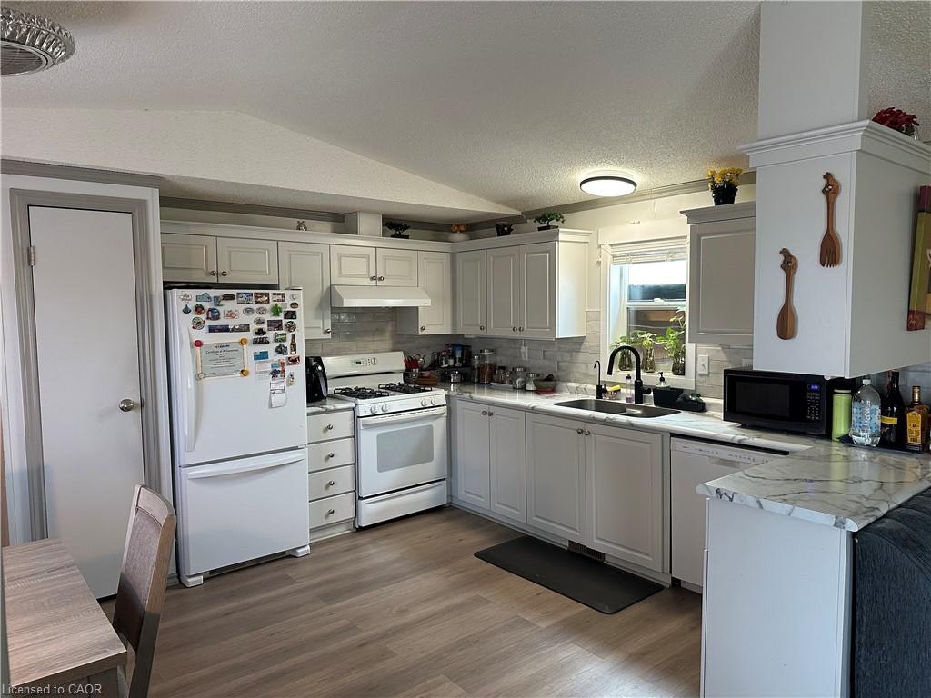 17 Hemlock Crescent Pvt Crescent, Puslinch, ON, N0B 2J0 - 7