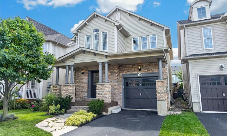 12 Fiddlehead Crescent