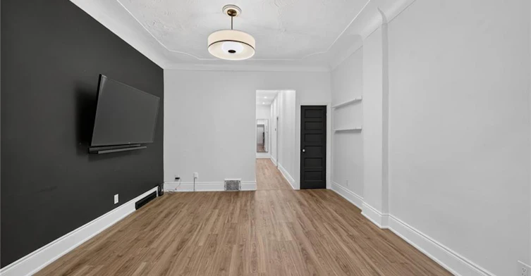 Main-115 Elgin Street, Hamilton, ON, L8L 4X9 - 9