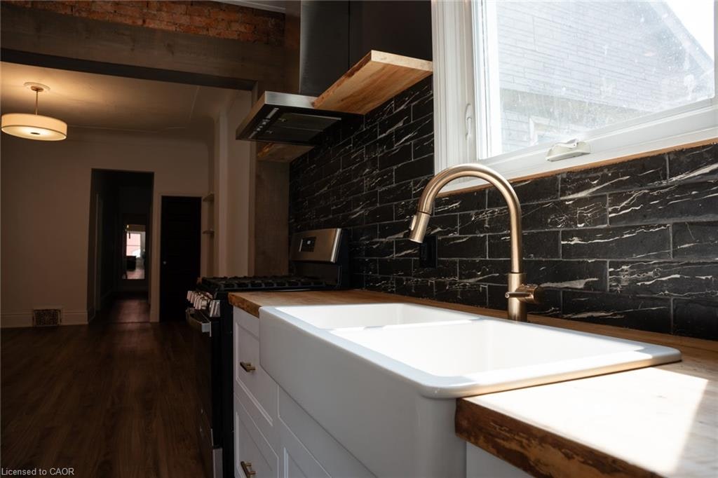 Main-115 Elgin Street, Hamilton, ON, L8L 4X9 - 13