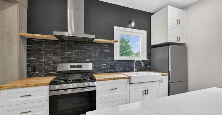 Main-115 Elgin Street, Hamilton, ON, L8L 4X9 - 6