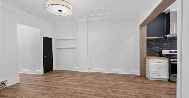 Main-115 Elgin Street, Hamilton, ON, L8L 4X9 - 12