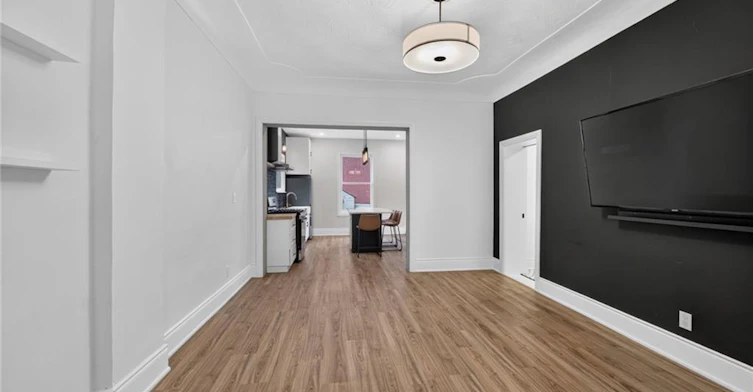 Main-115 Elgin Street, Hamilton, ON, L8L 4X9 - 11