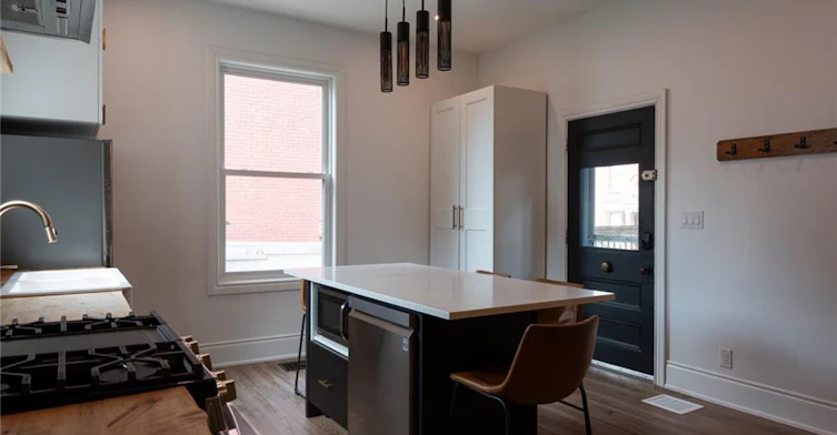 Main-115 Elgin Street, Hamilton, ON, L8L 4X9 - 7