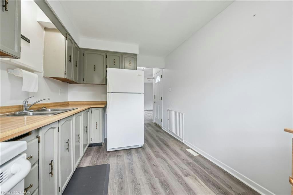66 Banbury Road, Brantford, ON, N3P 1C3 - 9