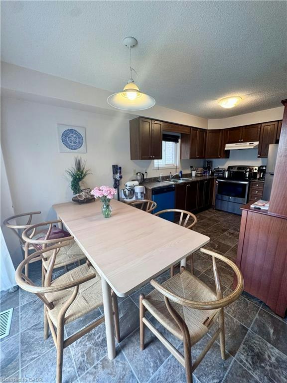 452 Beaumont Crescent, Kitchener, ON, N2A 0C4 - 7