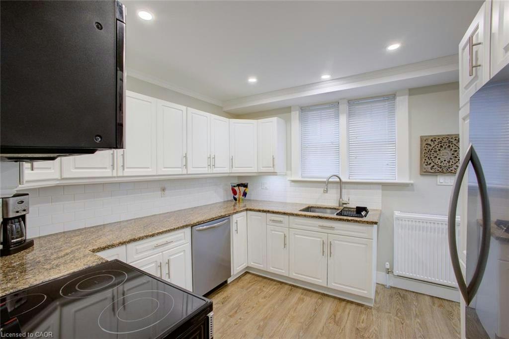 MAIN-96 John Street W, Waterloo, ON, N2L 1C1 - 16