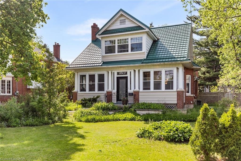 1807 Balsam Avenue, Mississauga, ON, L5J 1L3