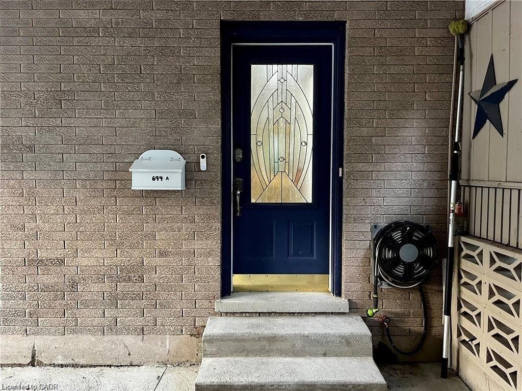 Upper-694 Niagara Street, St. Catharines, ON, L2M 3R9 - 2