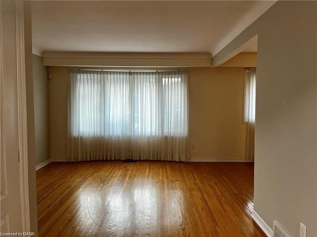 Upper-694 Niagara Street, St. Catharines, ON, L2M 3R9 - 3