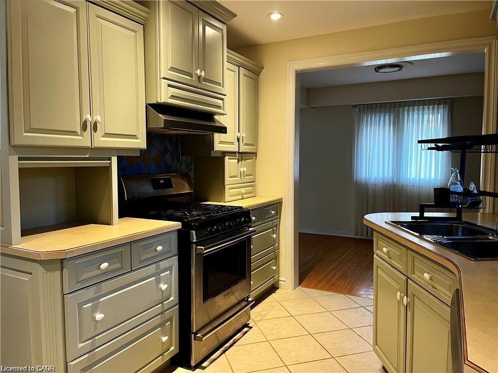Upper-694 Niagara Street, St. Catharines, ON, L2M 3R9 - 8