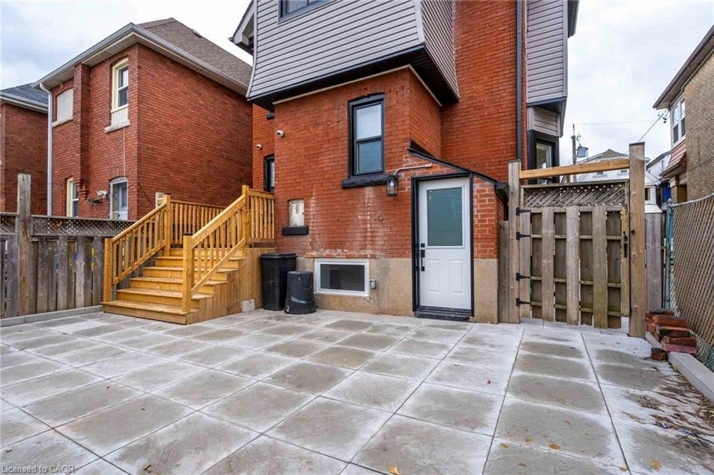 1-204 Balsam Avenue S, Hamilton, ON, L8M 3B8 - 2