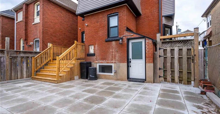 1-204 Balsam Avenue S, Hamilton, ON, L8M 3B8 - 2