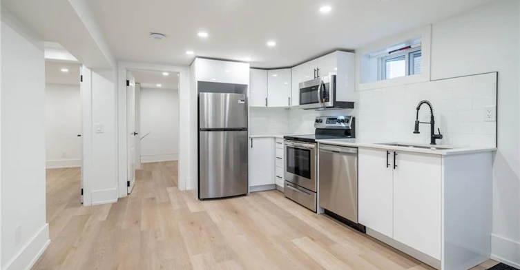 1-204 Balsam Avenue S, Hamilton, ON, L8M 3B8 - 4