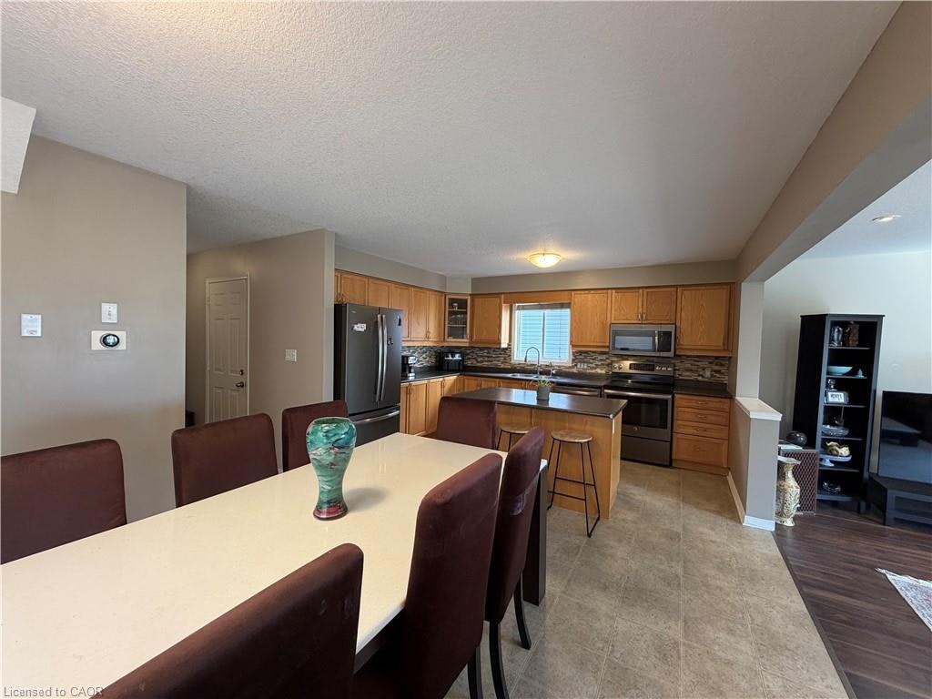 753 Grand Banks Drive, Waterloo, ON, N2K 4N2 - 7