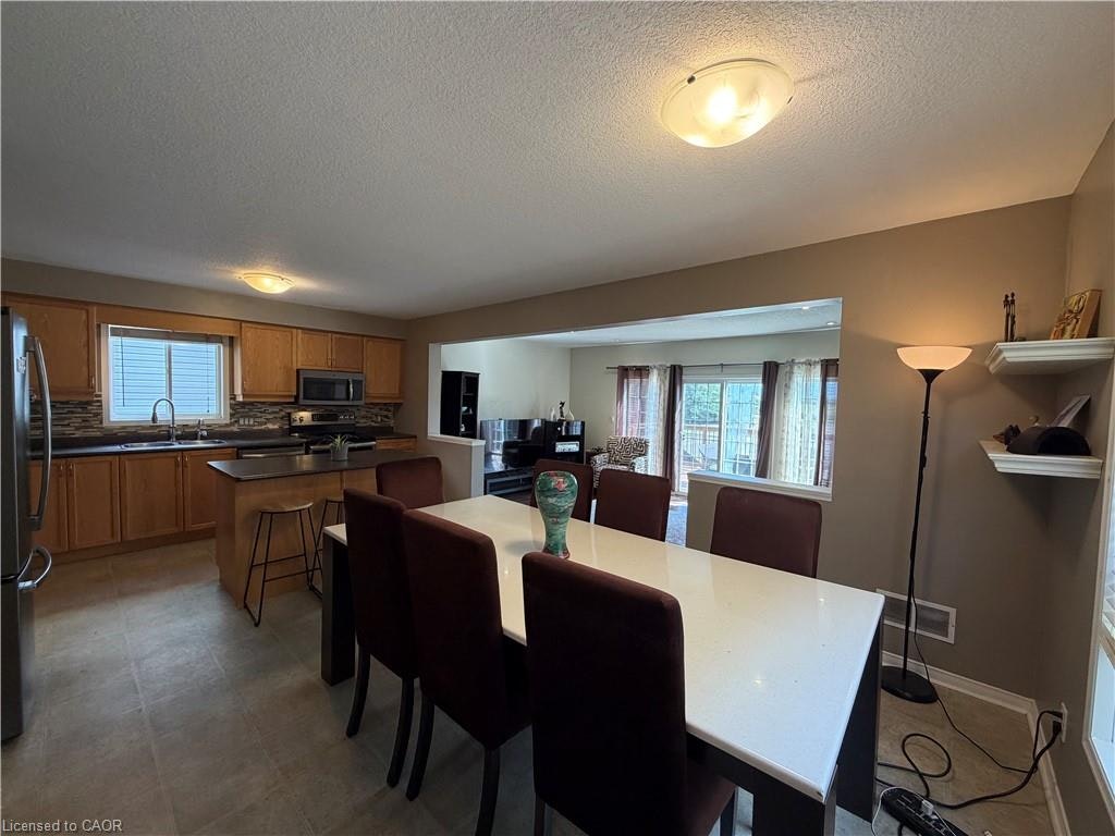 753 Grand Banks Drive, Waterloo, ON, N2K 4N2 - 6