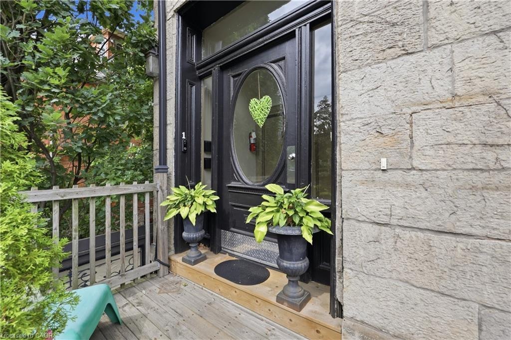 2nd-98 Duke Street, Hamilton, ON, L8P 1X5 - 2
