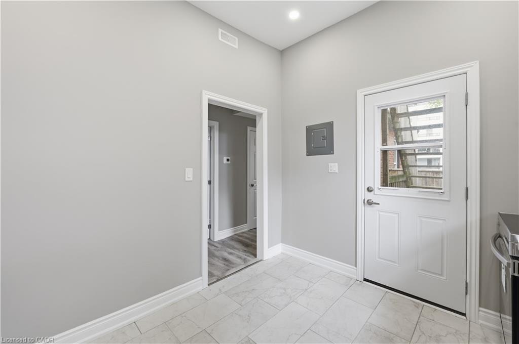 2nd-98 Duke Street, Hamilton, ON, L8P 1X5 - 11