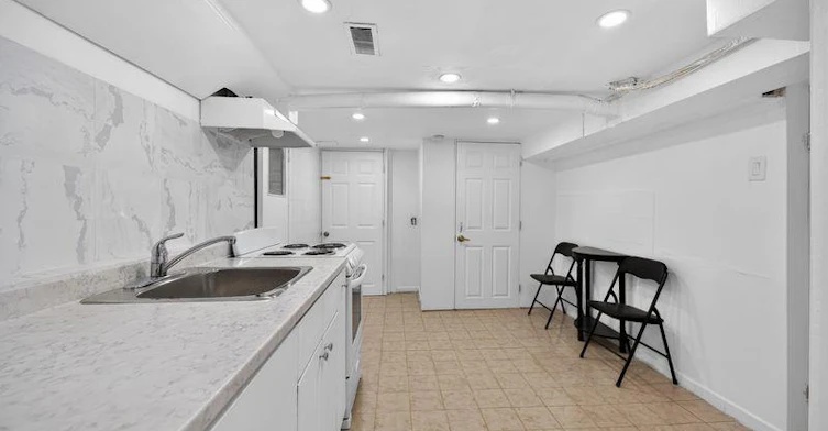 Lower Lvl-44 Aldridge Street, Hamilton, ON, L9C 2T2 - 5
