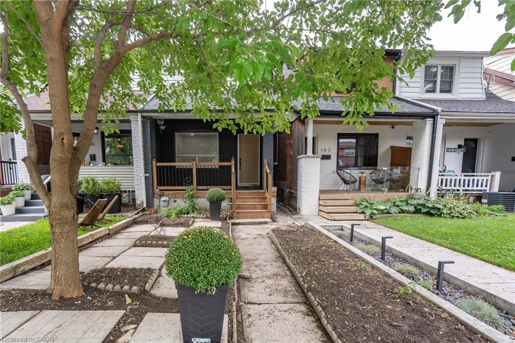 100 Rosethorn Avenue, Toronto, ON, M6N 3L1
