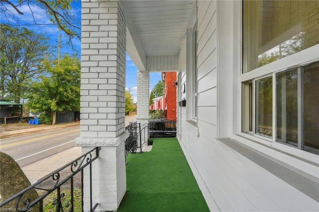 Upper-256 Bay Street N, Hamilton, ON, L8L 1M3 - 3
