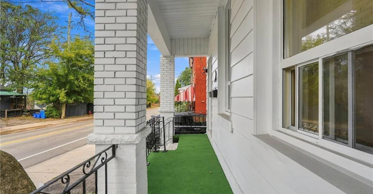 Upper-256 Bay Street N, Hamilton, ON, L8L 1M3 - 3