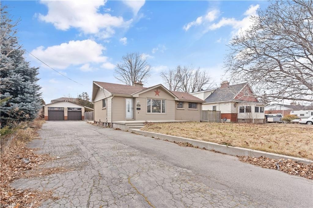 298 Barton Street, Hamilton, ON, L8E 2K6