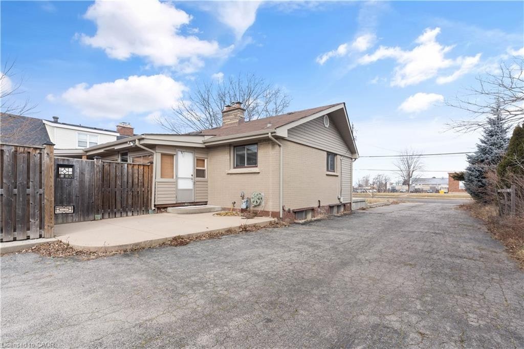 298 Barton Street, Hamilton, ON, L8E 2K6 - 3