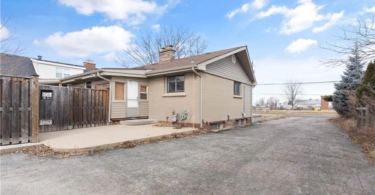 298 Barton Street, Hamilton, ON, L8E 2K6 - 3