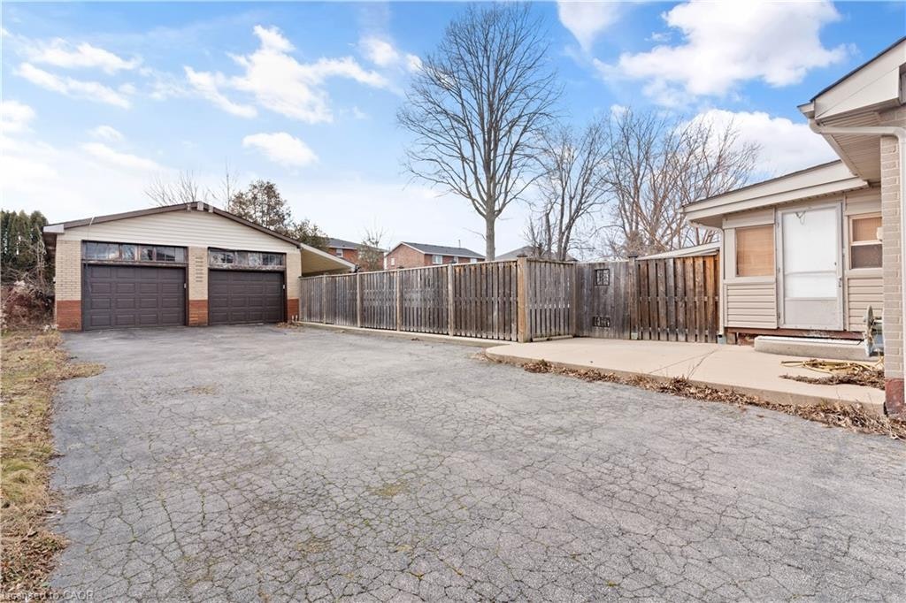 298 Barton Street, Hamilton, ON, L8E 2K6 - 2