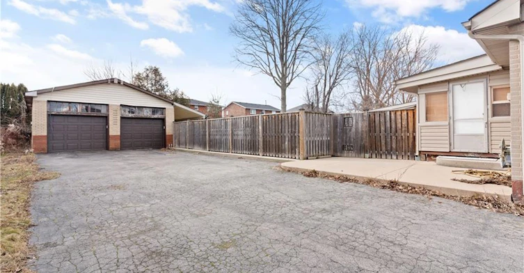 298 Barton Street, Hamilton, ON, L8E 2K6 - 2