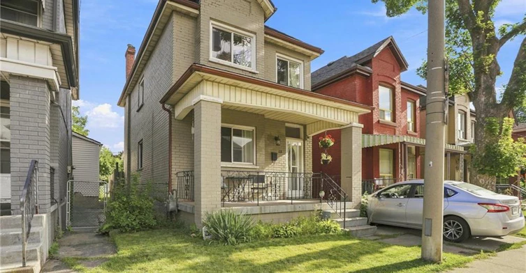 Upper-15 Clinton Street, Hamilton, ON, L8L 3J7
