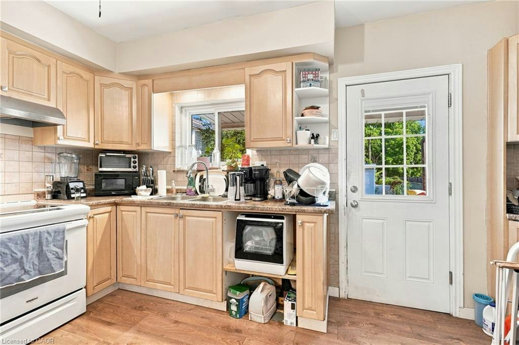 Upper-15 Clinton Street, Hamilton, ON, L8L 3J7 - 10