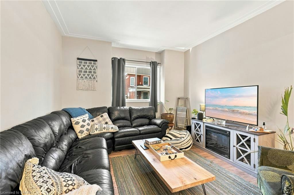 Upper-15 Clinton Street, Hamilton, ON, L8L 3J7 - 7