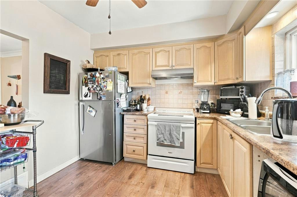 Upper-15 Clinton Street, Hamilton, ON, L8L 3J7 - 12
