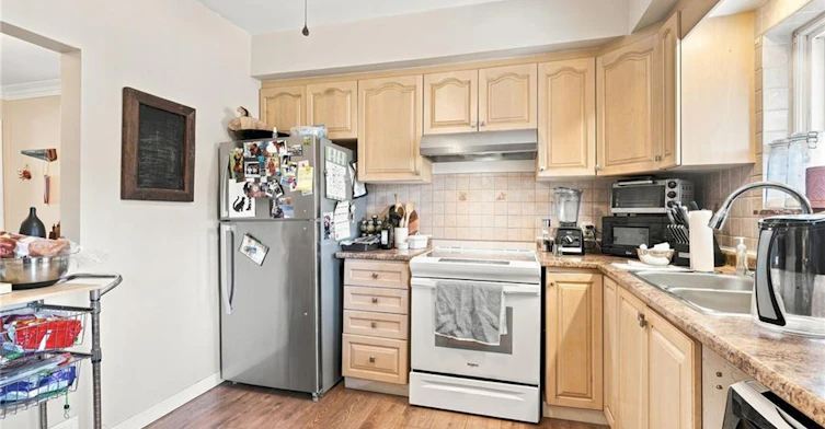 Upper-15 Clinton Street, Hamilton, ON, L8L 3J7 - 12