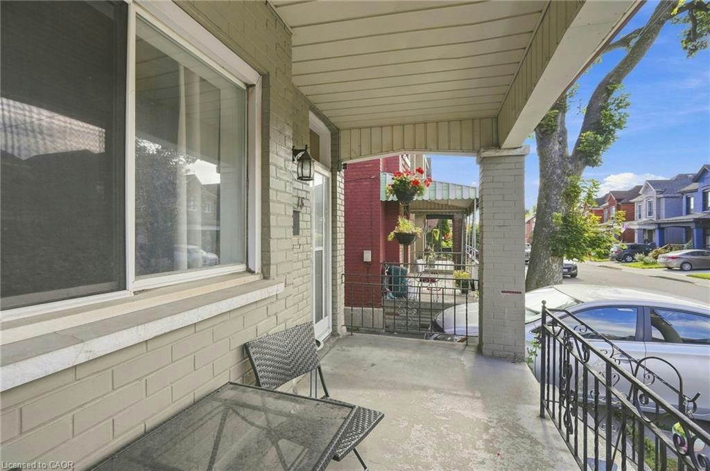 Upper-15 Clinton Street, Hamilton, ON, L8L 3J7 - 3