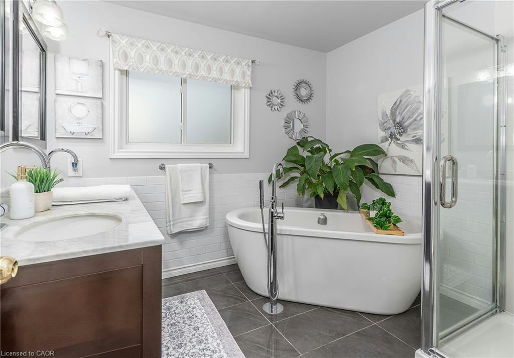 90 Surrey Drive, Hamilton, ON, L9K 1L9 - 16