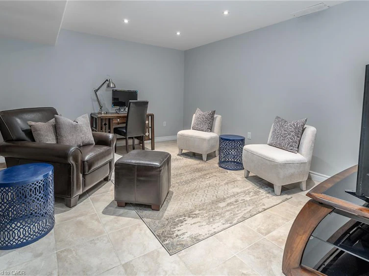 90 Surrey Drive, Hamilton, ON, L9K 1L9 - 26