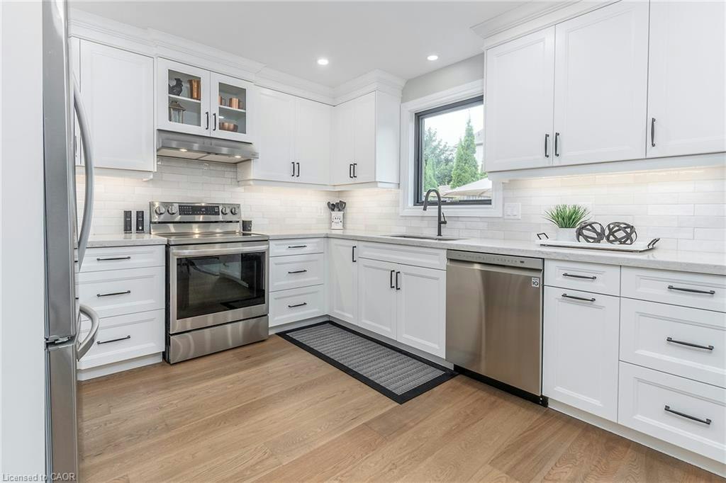 90 Surrey Drive, Hamilton, ON, L9K 1L9 - 11