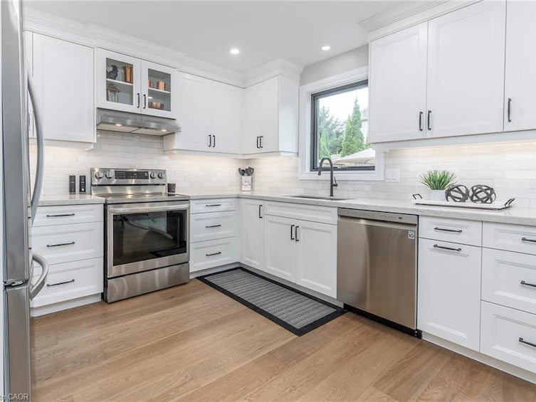 90 Surrey Drive, Hamilton, ON, L9K 1L9 - 11