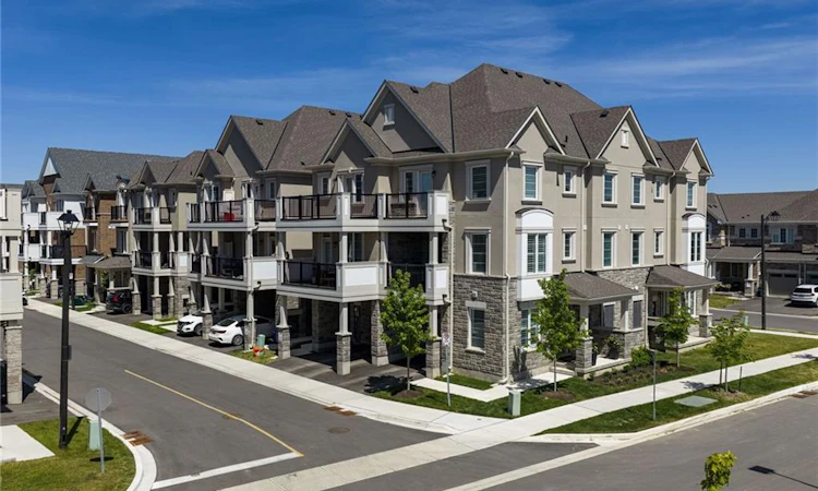86-1317 Leriche Way